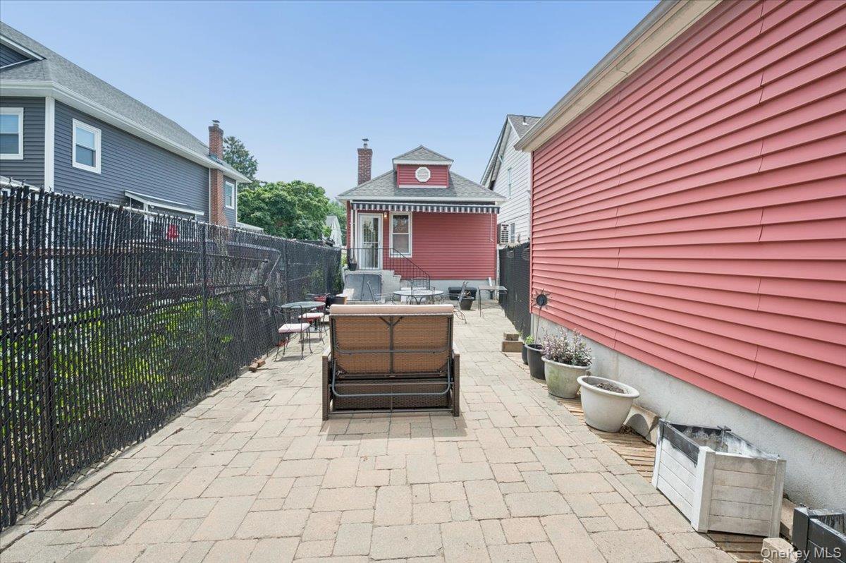Single Family Sommer Place  Bronx, NY 10465, MLS-1024628-26