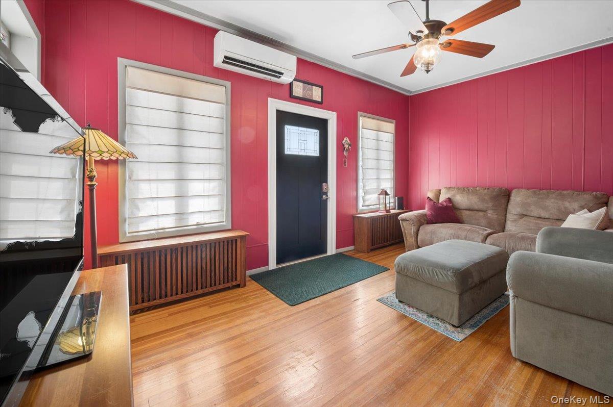 Single Family Sommer Place  Bronx, NY 10465, MLS-1024628-6