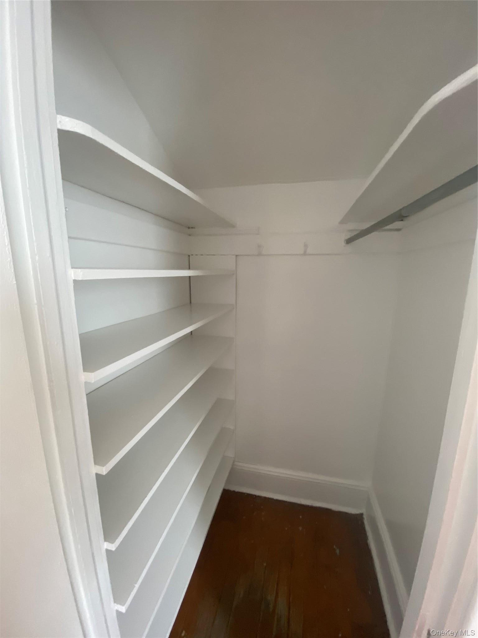 Single Family Bruner Avenue Bronx, NY 10466, MLS-1024692-10