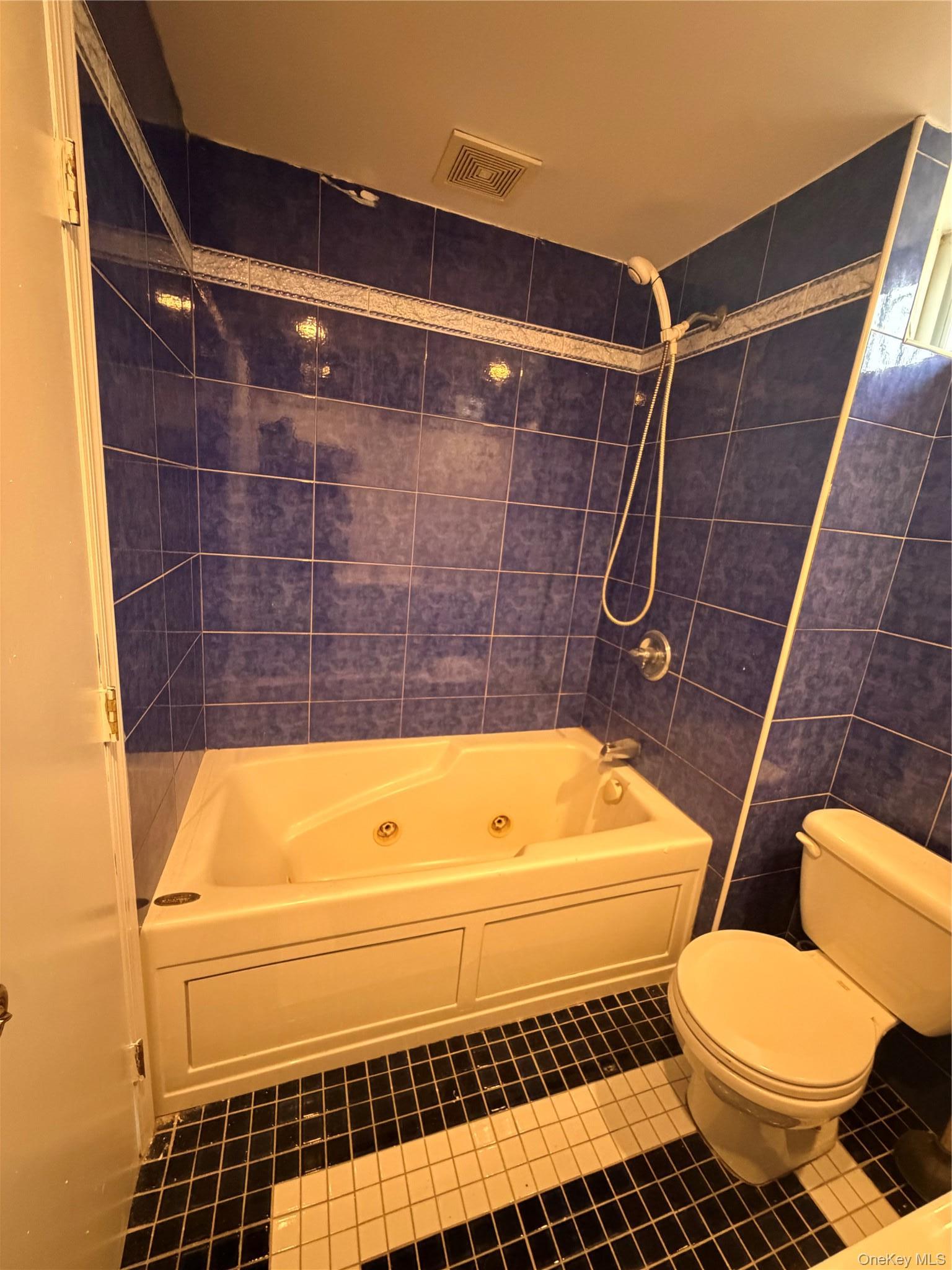 Single Family Bruner Avenue Bronx, NY 10466, MLS-1024692-15