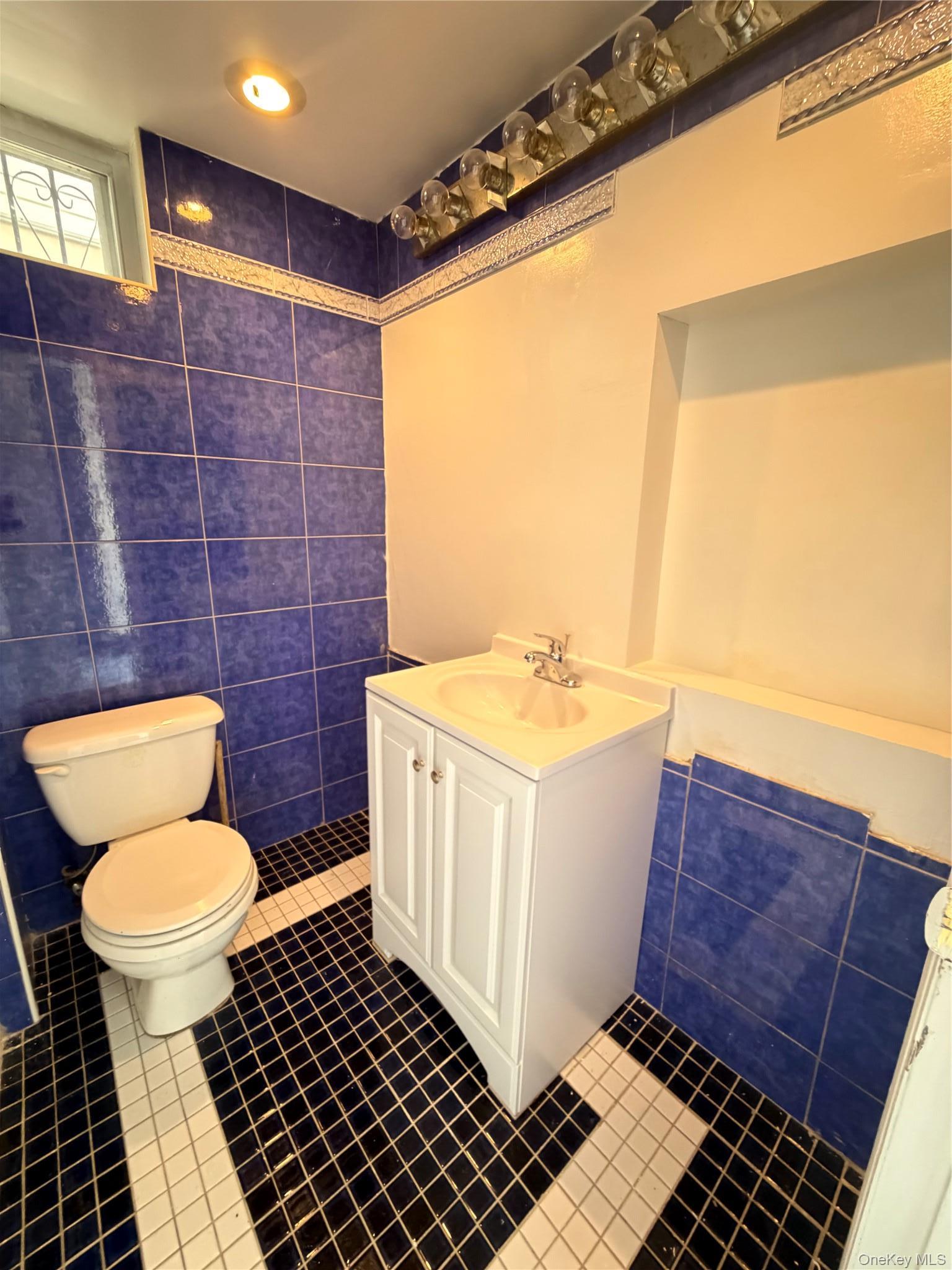 Single Family Bruner Avenue Bronx, NY 10466, MLS-1024692-16