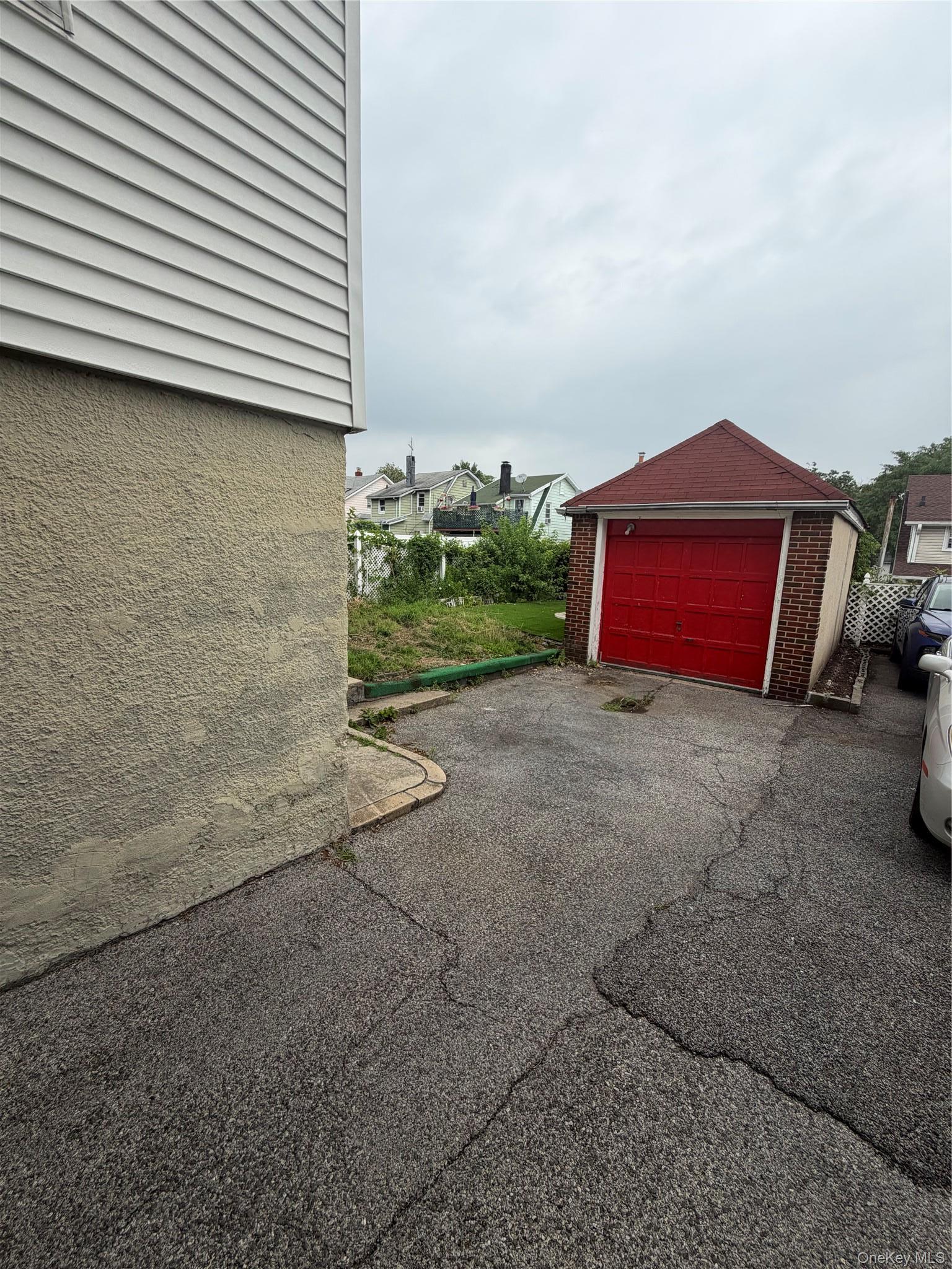 Single Family Bruner Avenue Bronx, NY 10466, MLS-1024692-23