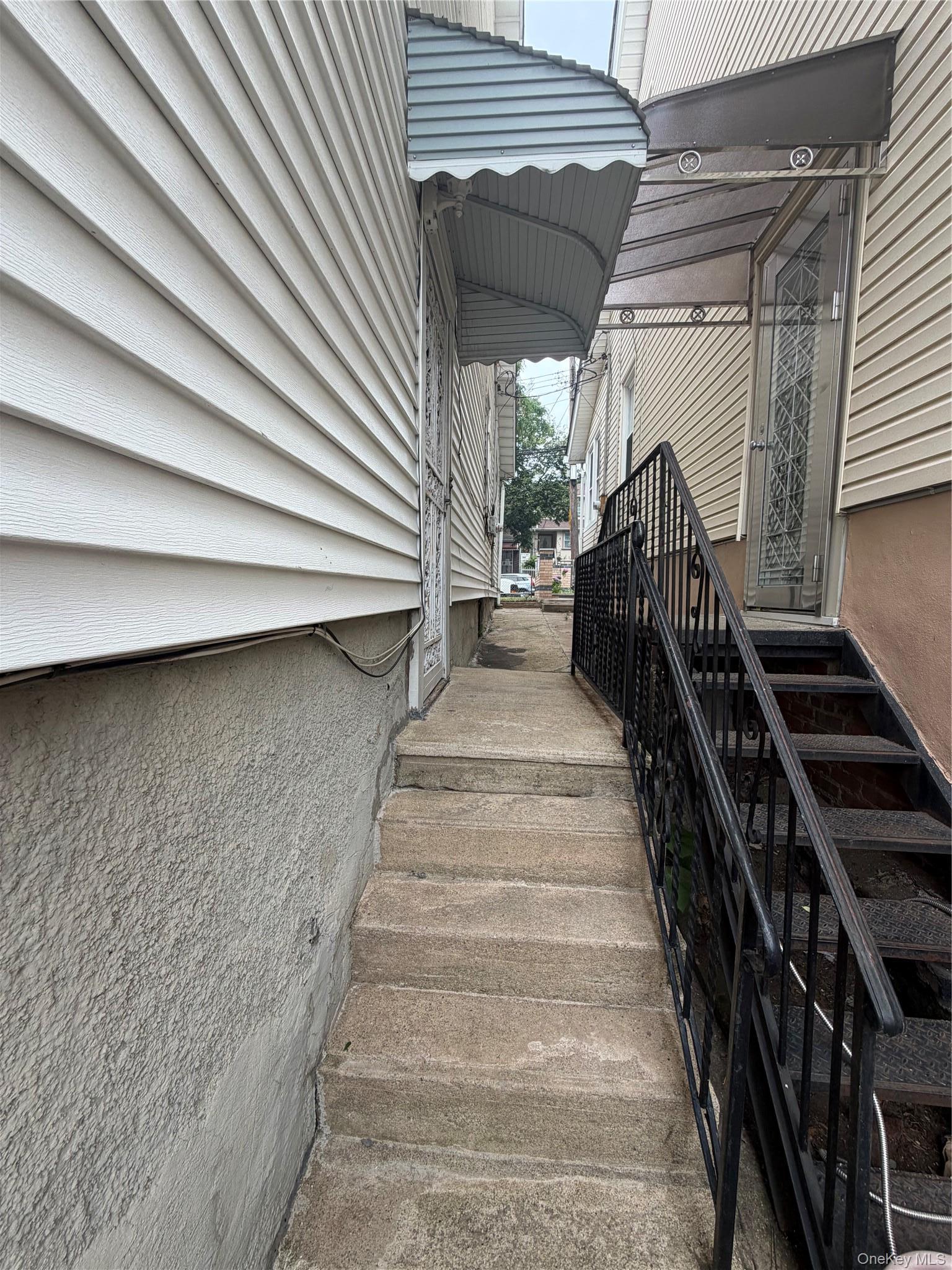 Single Family Bruner Avenue Bronx, NY 10466, MLS-1024692-25