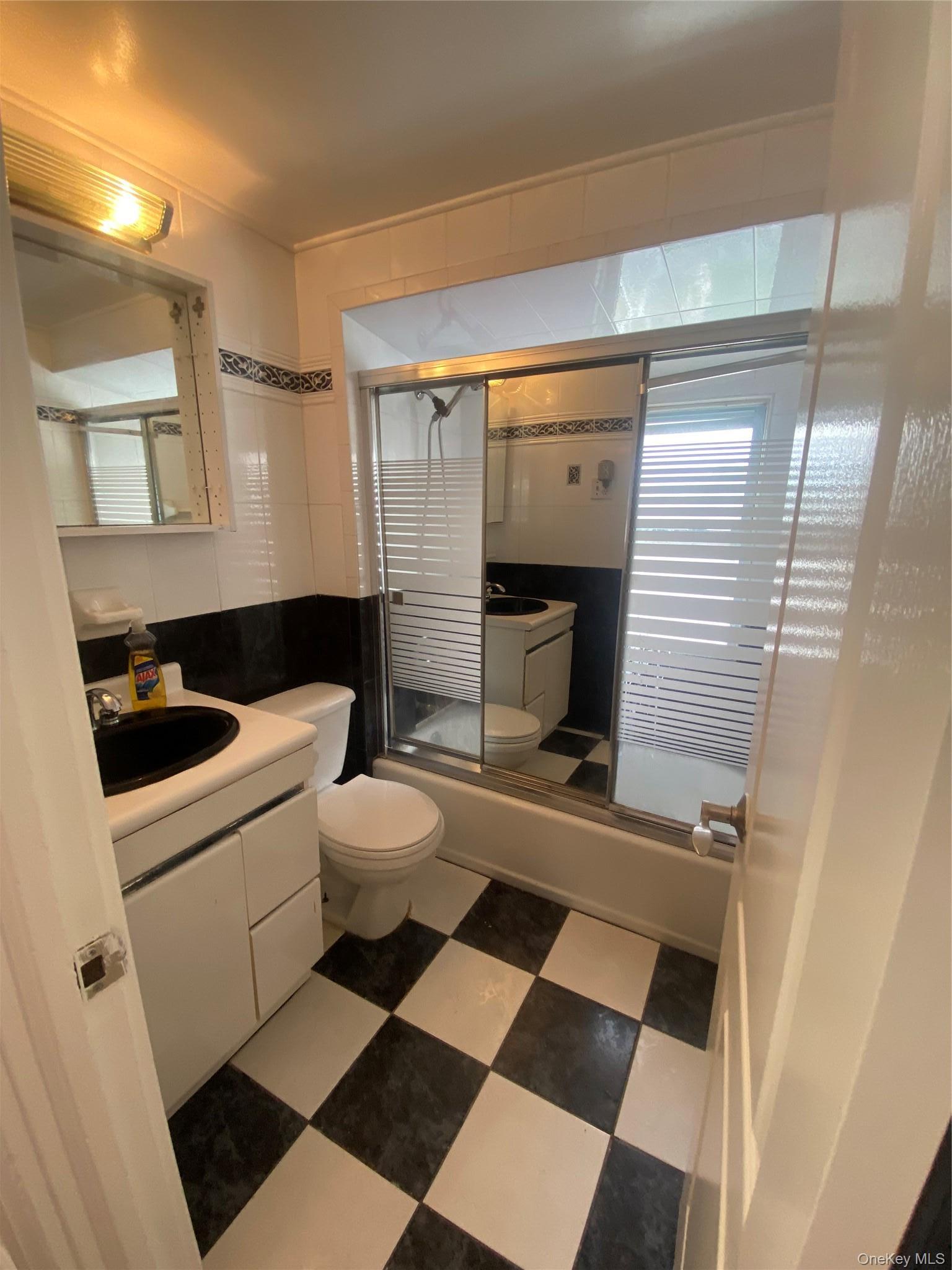 Single Family Bruner Avenue Bronx, NY 10466, MLS-1024692-5