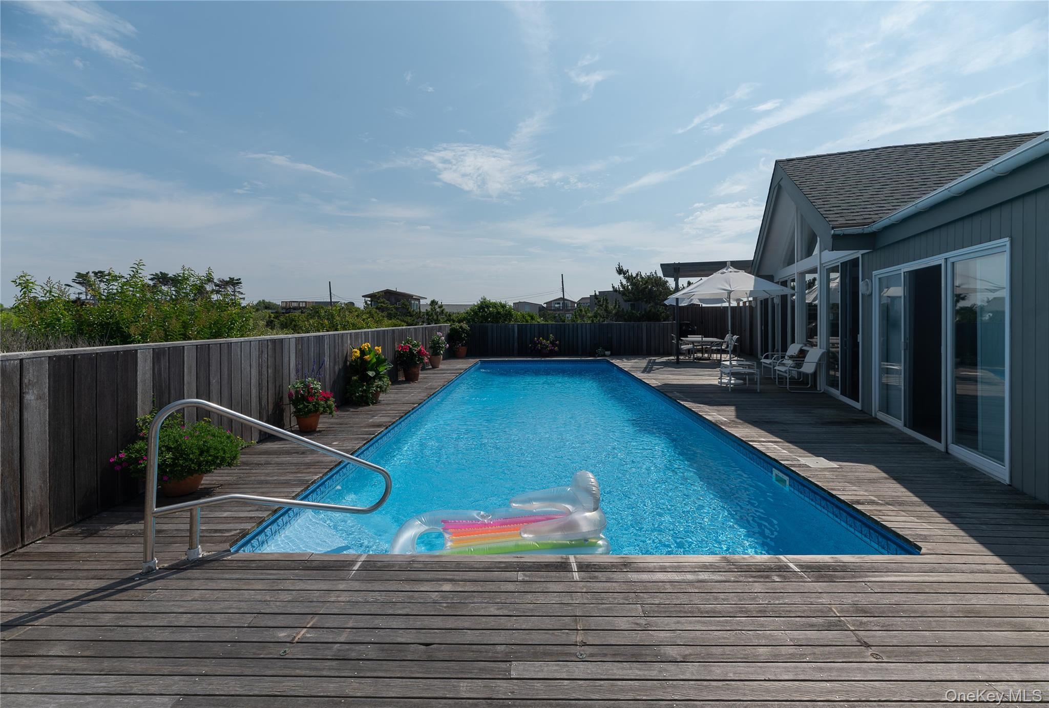 Single Family Gale Avenue  Suffolk County, NY 11770, MLS-1024784-4