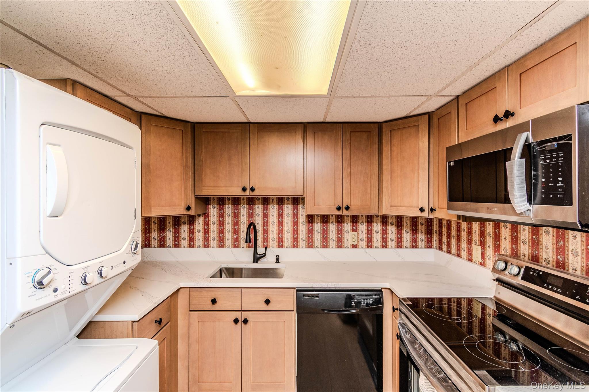 Single Family Rinaldi Boulevard Dutchess County, NY 12601, MLS-1024789-12