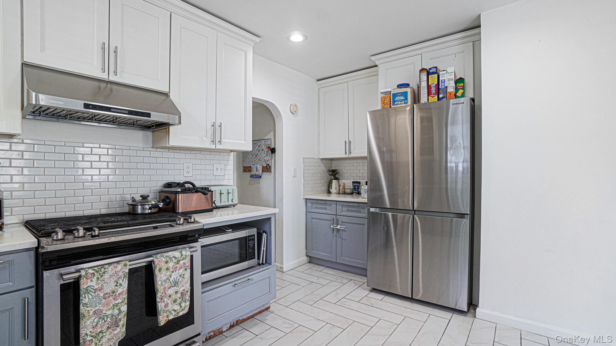 Single Family S Montgomery St Nassau County, NY 11580, MLS-1024816-14