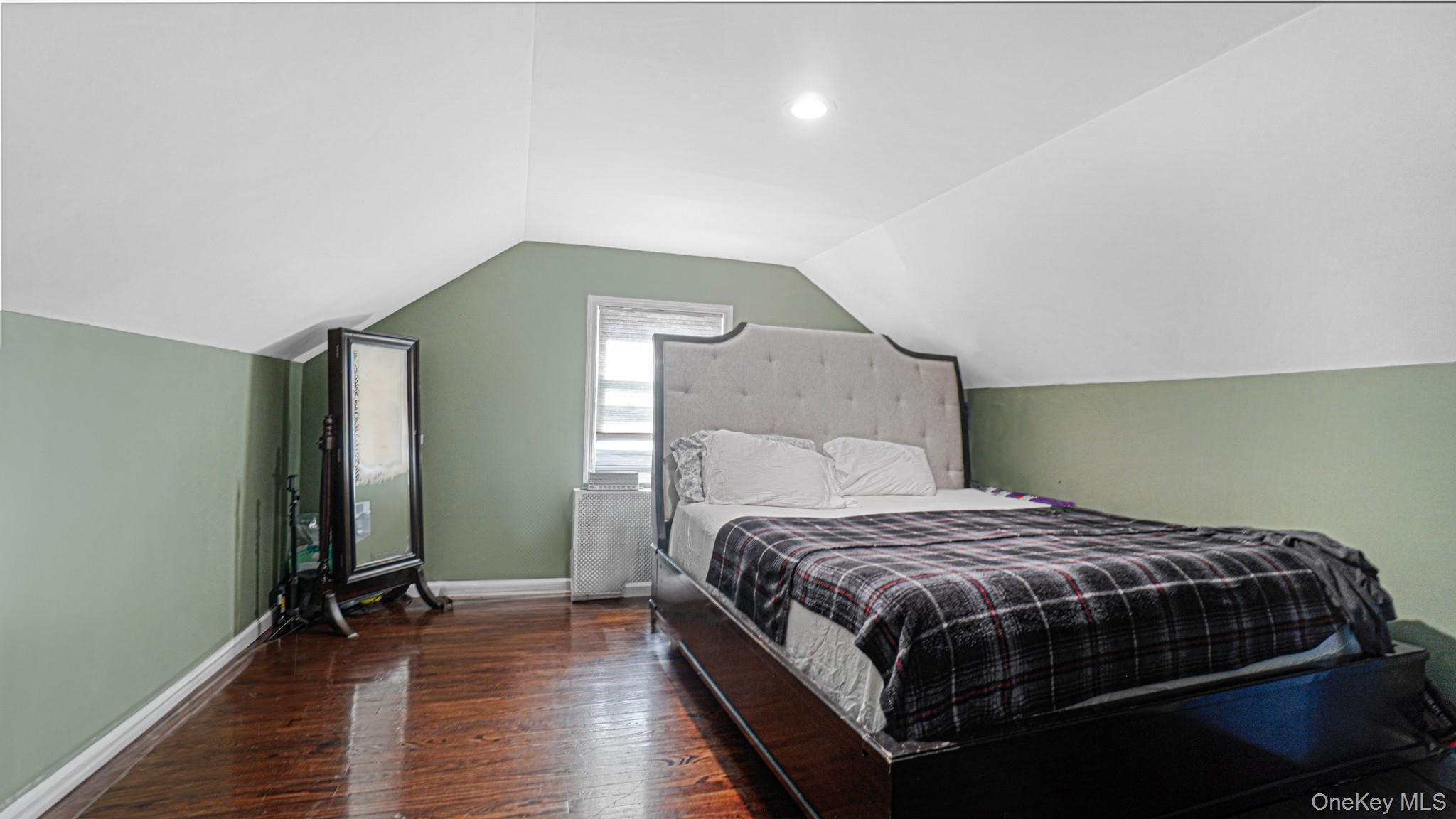 Single Family S Montgomery St Nassau County, NY 11580, MLS-1024816-27