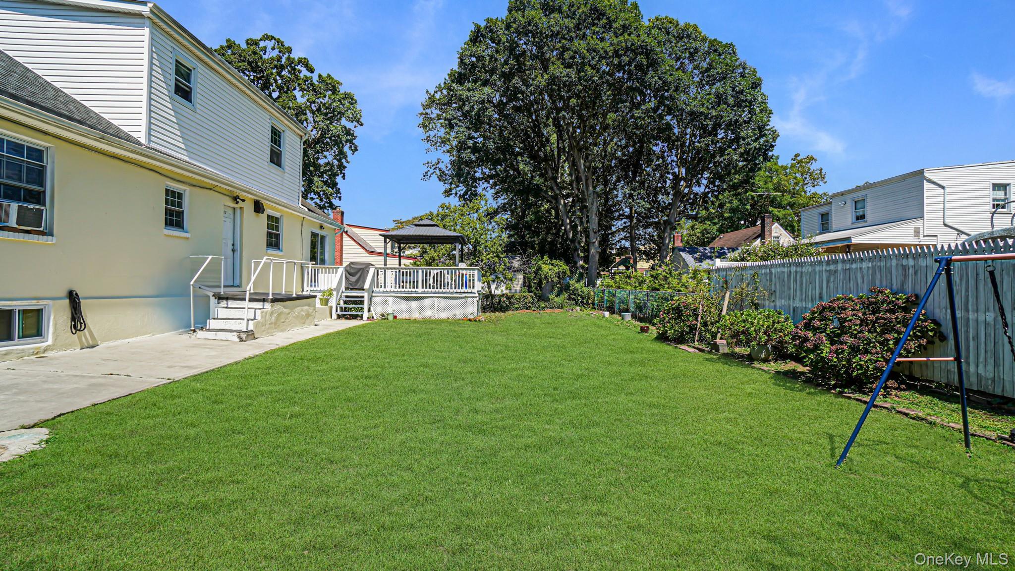 Single Family S Montgomery St Nassau County, NY 11580, MLS-1024816-6