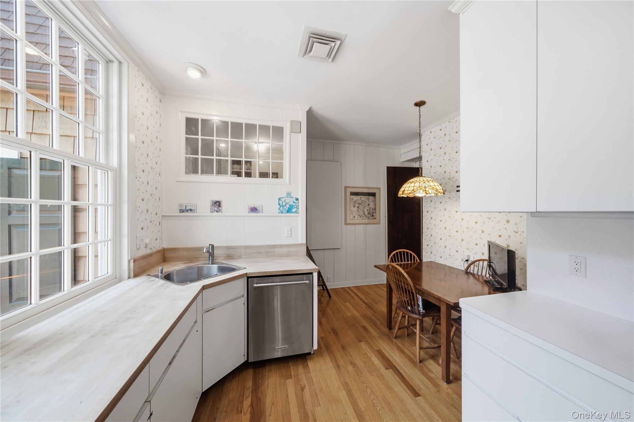 Single Family Manor Road Queens, NY 11363, MLS-1024826-11