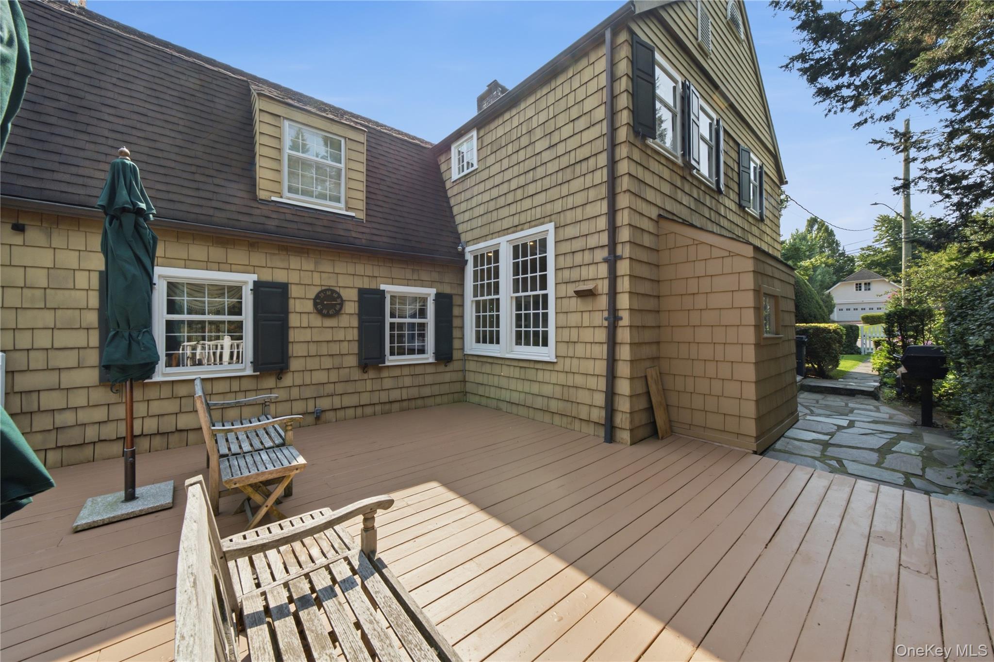 Single Family Manor Road Queens, NY 11363, MLS-1024826-32