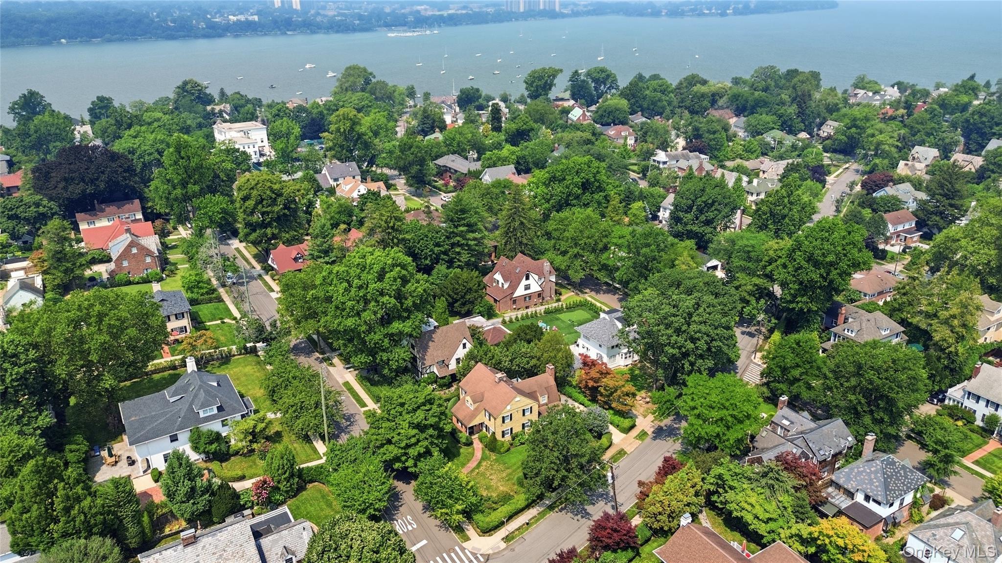 Single Family Manor Road Queens, NY 11363, MLS-1024826-38