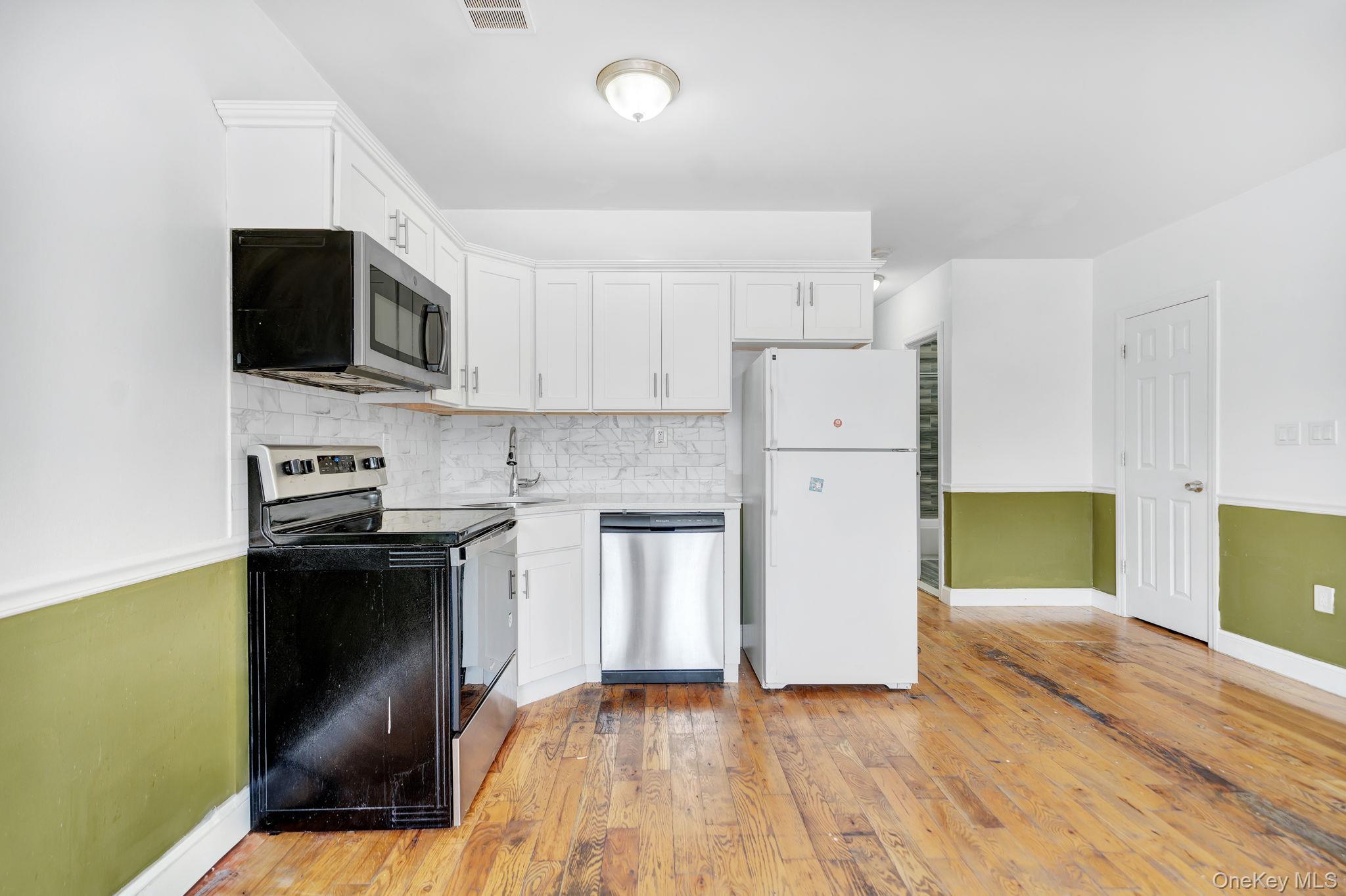 Single Family Quimby Avenue Bronx, NY 10473, MLS-1024832-12