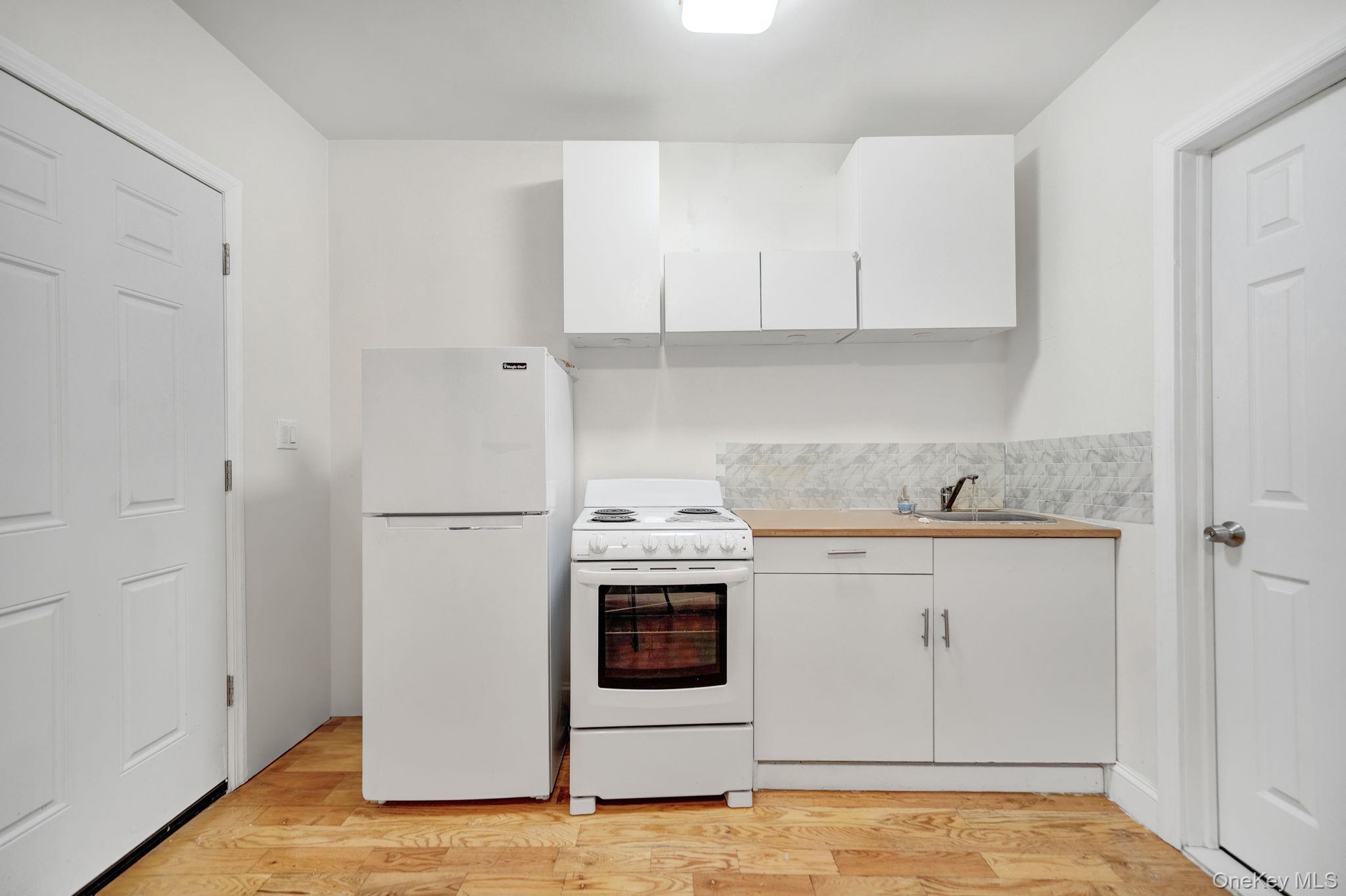Single Family Quimby Avenue Bronx, NY 10473, MLS-1024832-23