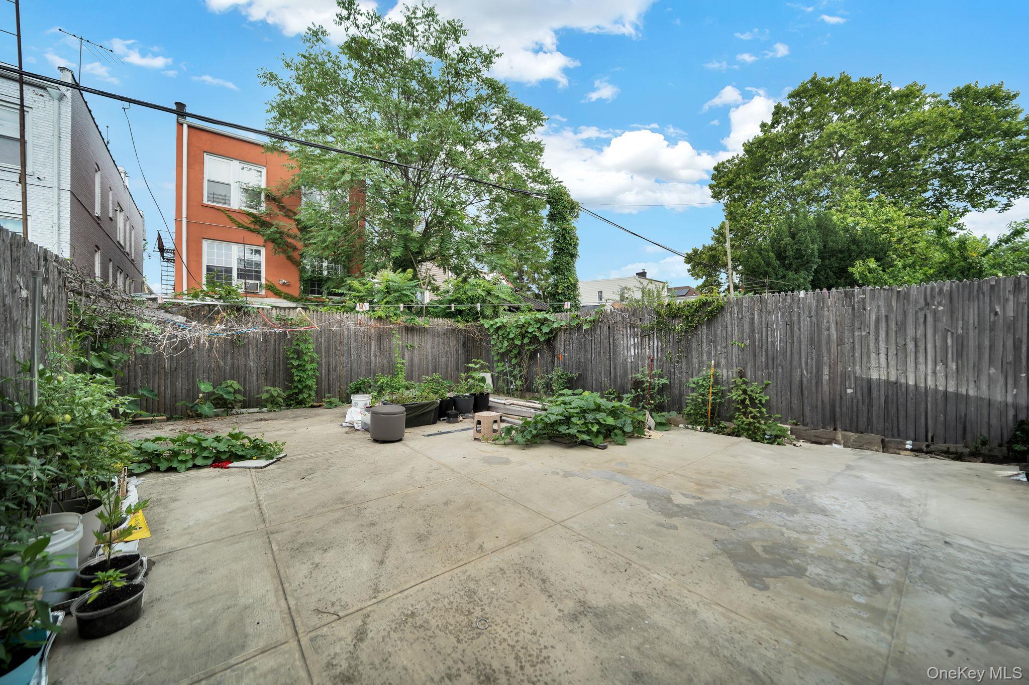 Single Family Quimby Avenue Bronx, NY 10473, MLS-1024832-24