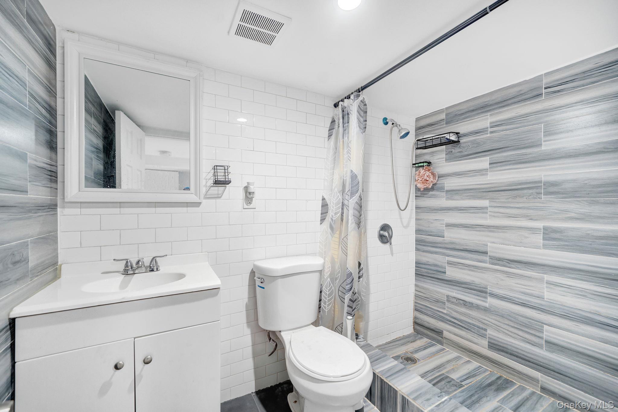 Single Family Quimby Avenue Bronx, NY 10473, MLS-1024832-26