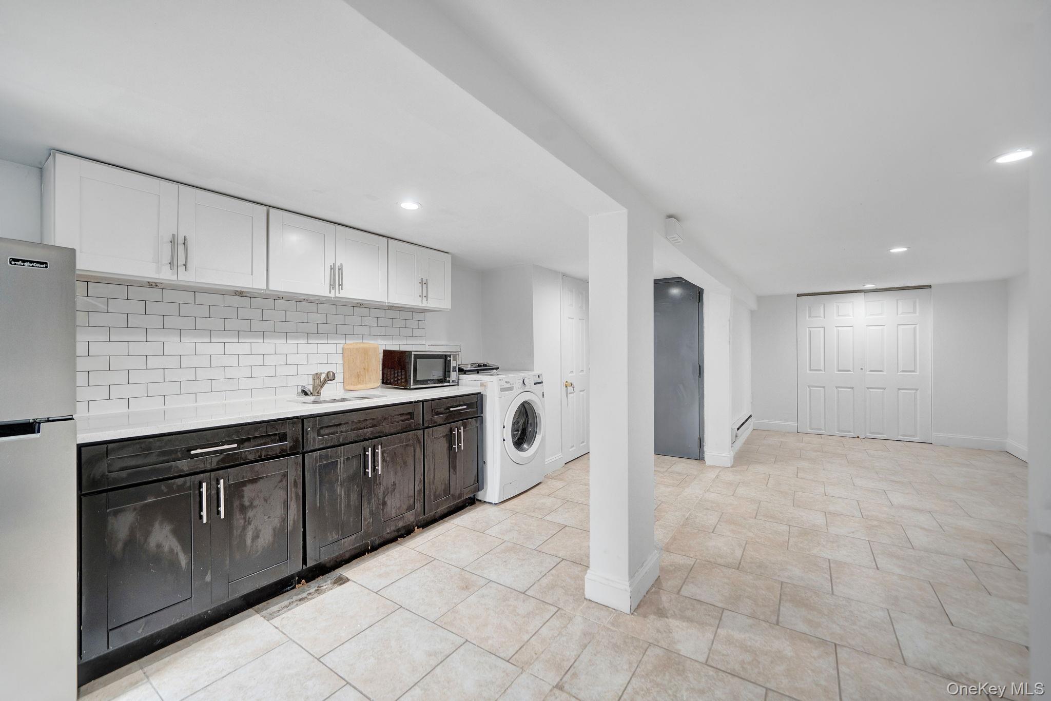 Single Family Quimby Avenue Bronx, NY 10473, MLS-1024832-27