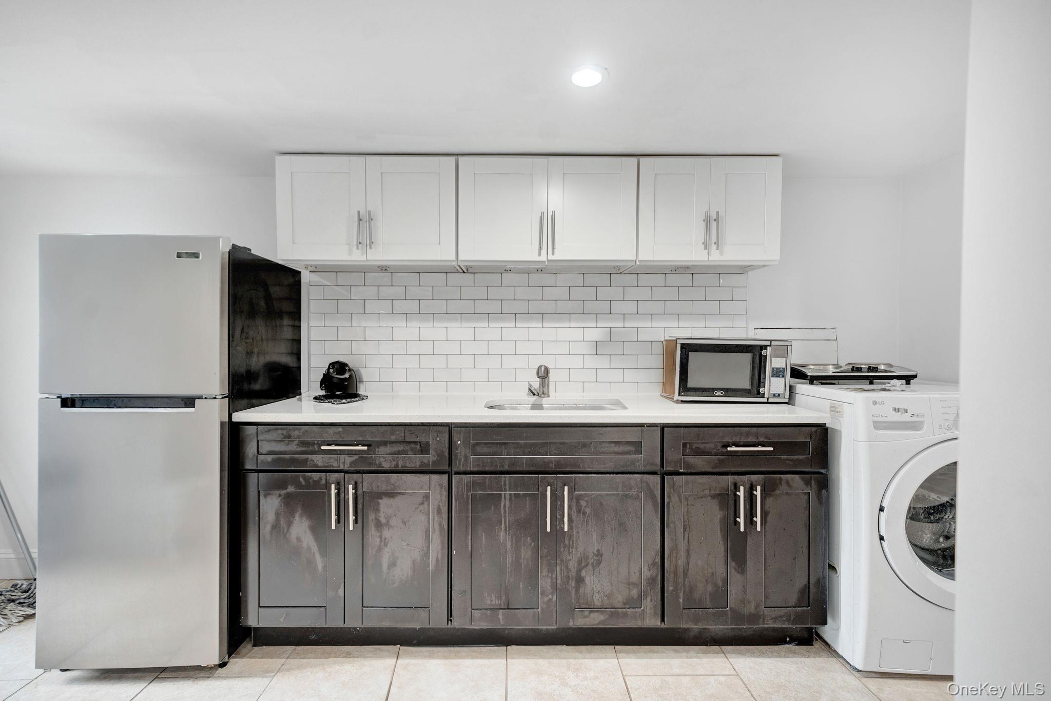 Single Family Quimby Avenue Bronx, NY 10473, MLS-1024832-28