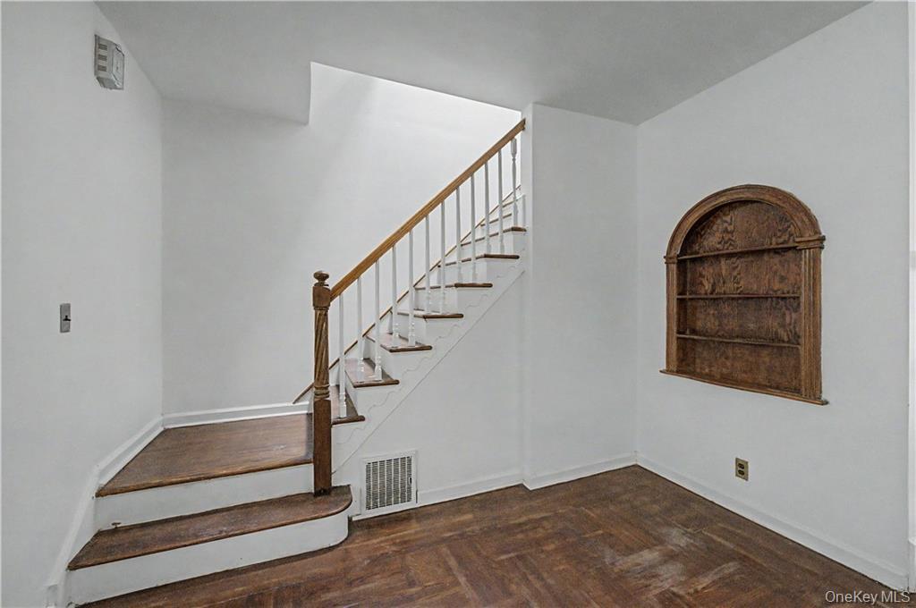 Single Family Van Cortlandt Park S Bronx, NY 10463, MLS-1024842-11