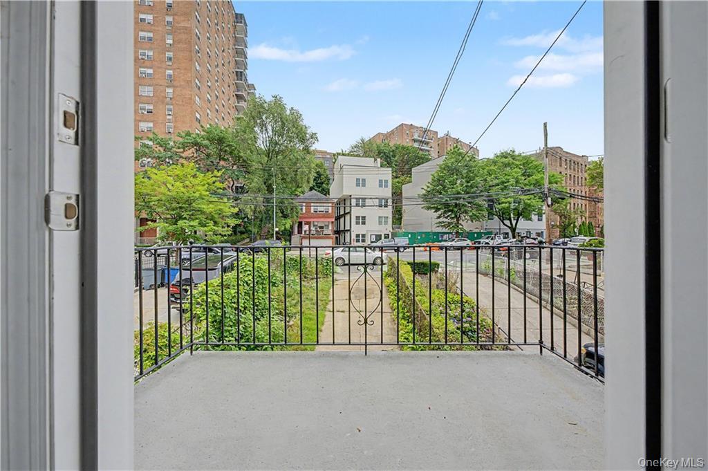 Single Family Van Cortlandt Park S Bronx, NY 10463, MLS-1024842-19