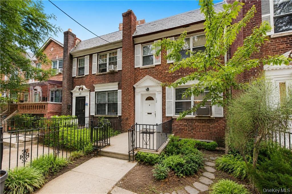 Single Family Van Cortlandt Park S Bronx, NY 10463, MLS-1024842-3