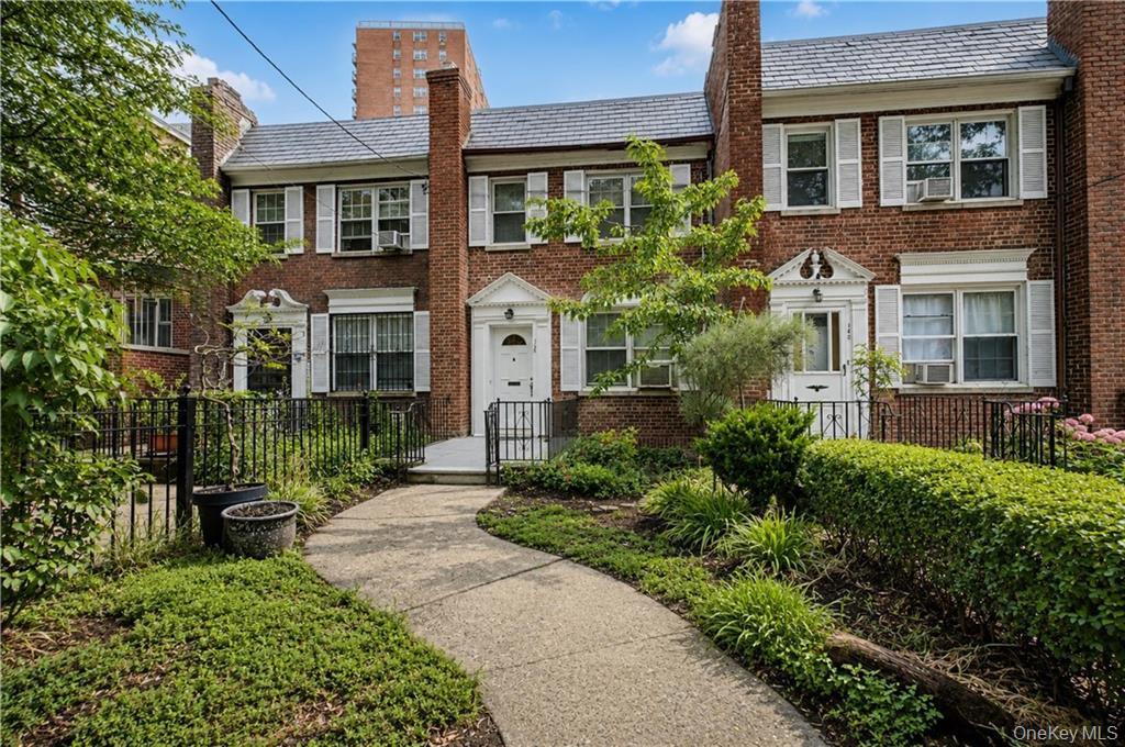 Single Family Van Cortlandt Park S Bronx, NY 10463, MLS-1024842-4