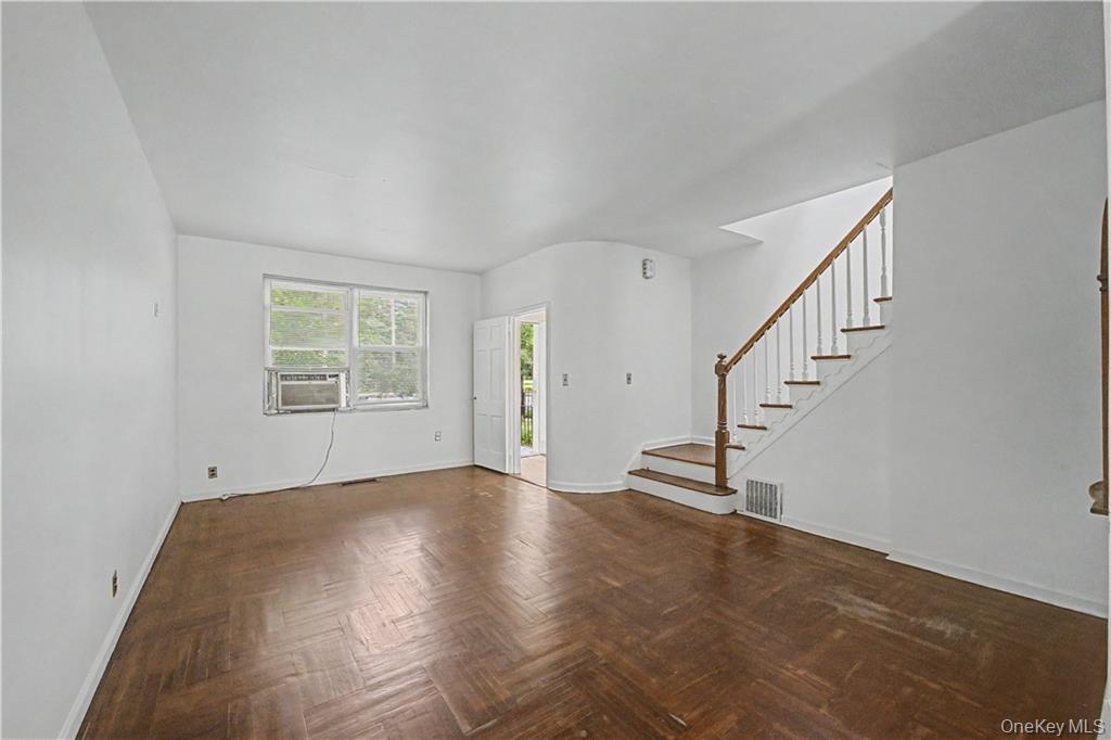 Single Family Van Cortlandt Park S Bronx, NY 10463, MLS-1024842-9