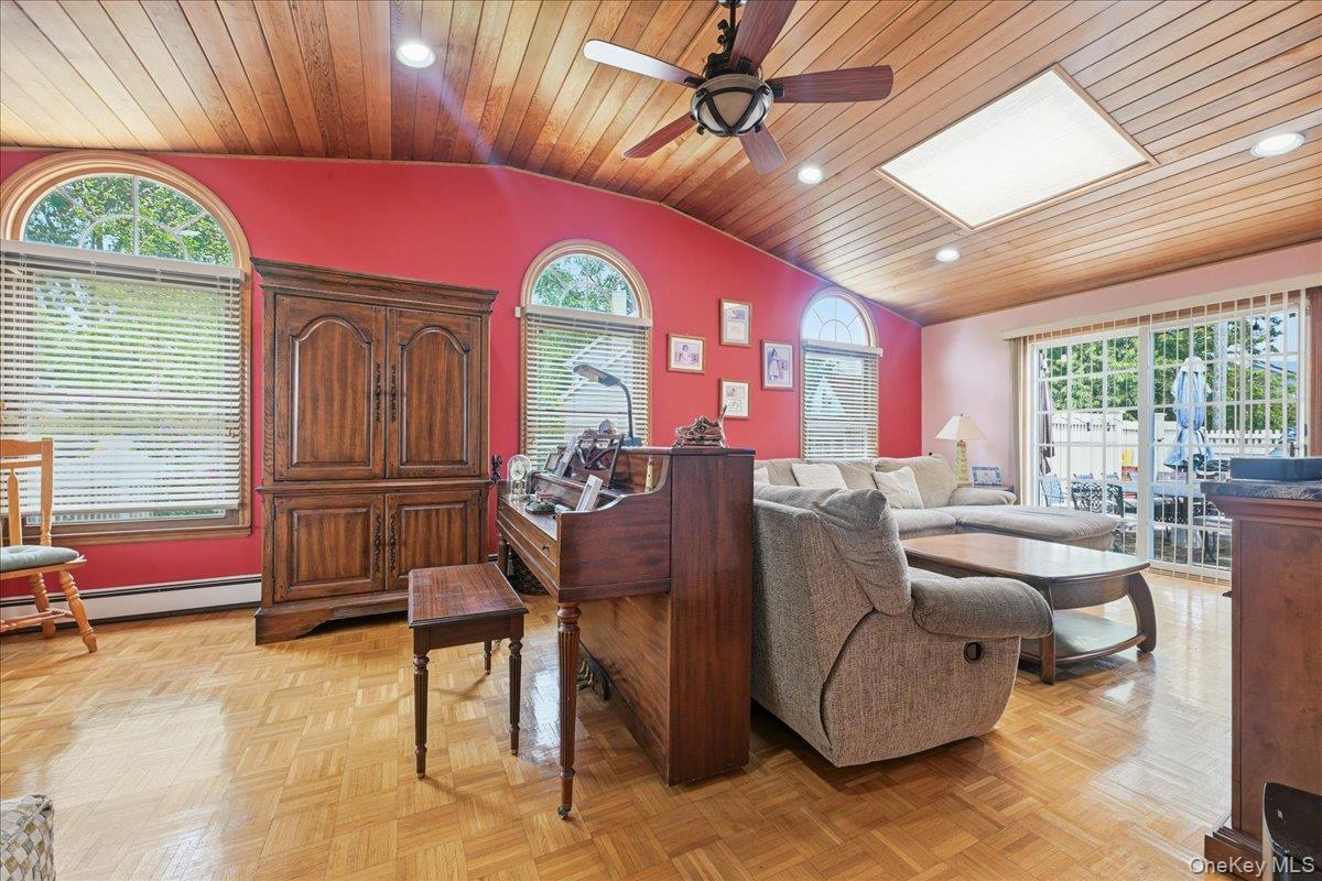 Single Family Harvey Avenue  Nassau County, NY 11572, MLS-1024857-12