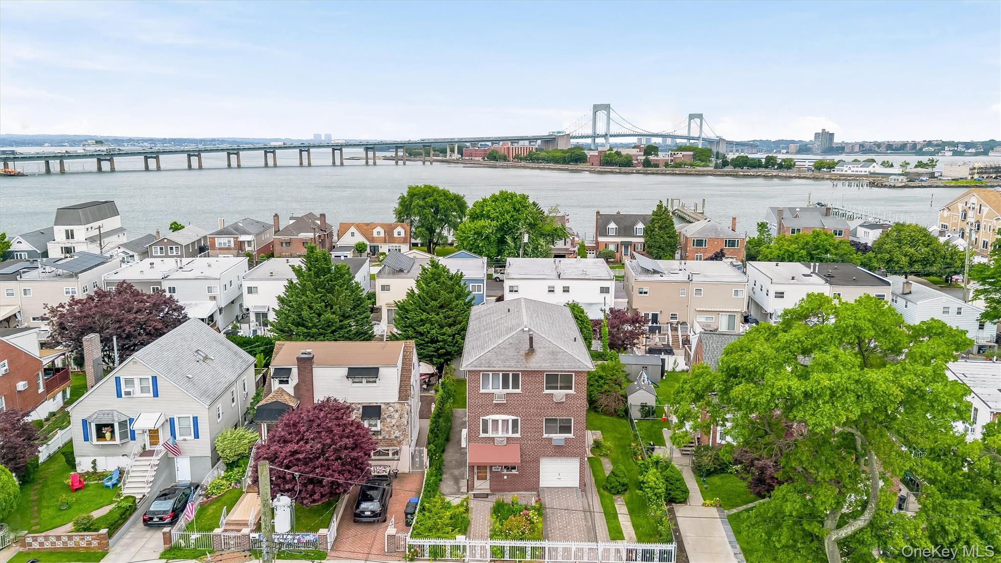 Single Family Giegerich Place Bronx, NY 10465, MLS-1024904-10