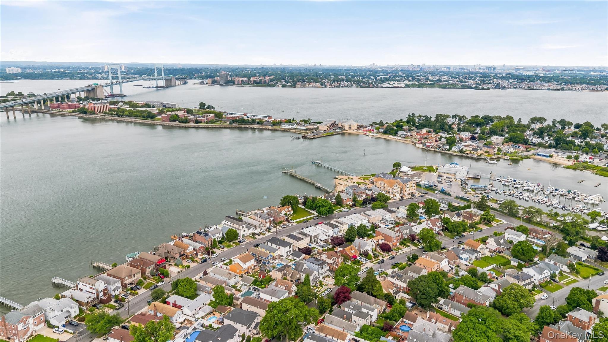 Single Family Giegerich Place Bronx, NY 10465, MLS-1024904-12