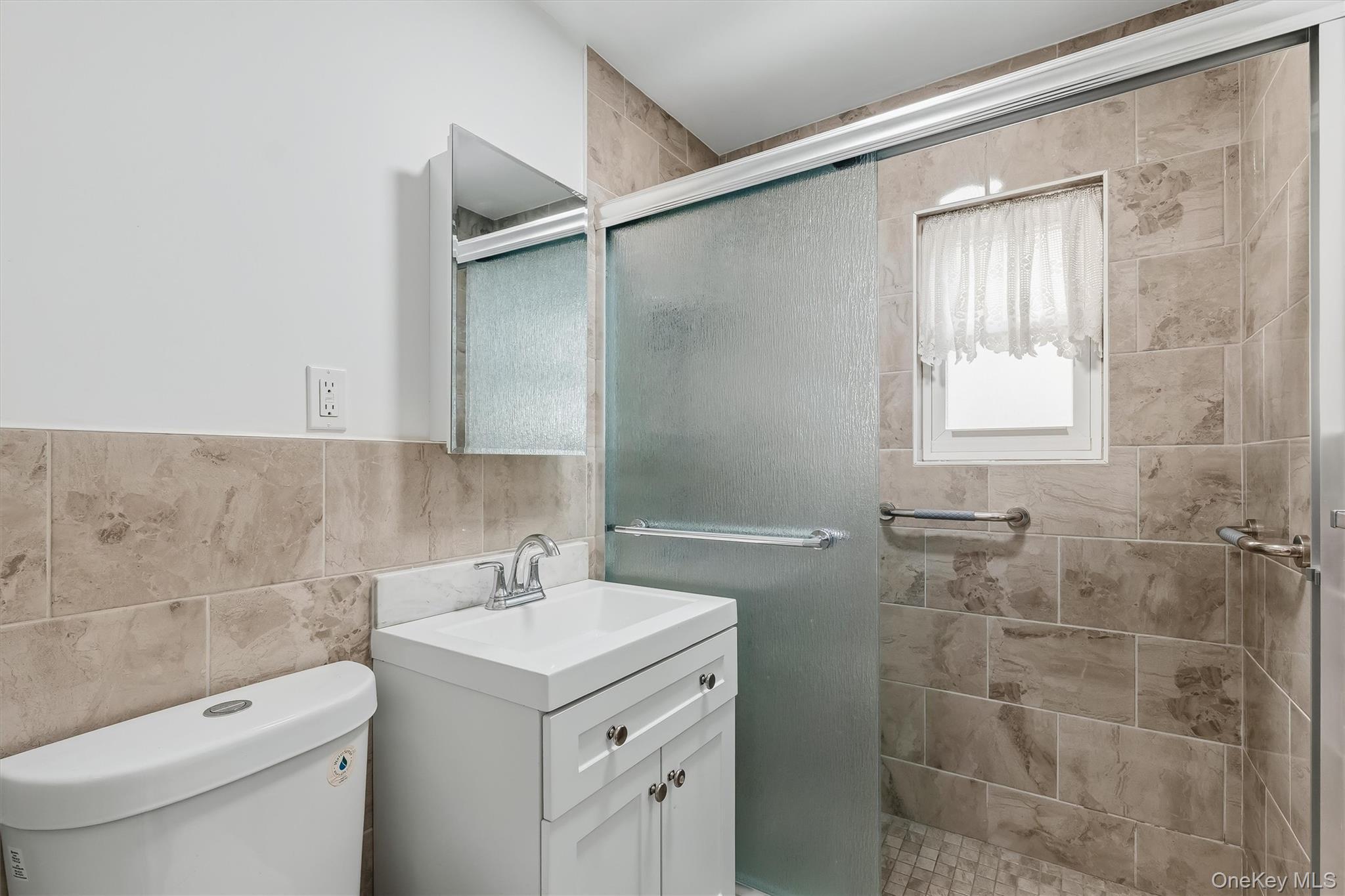 Single Family Giegerich Place Bronx, NY 10465, MLS-1024904-23