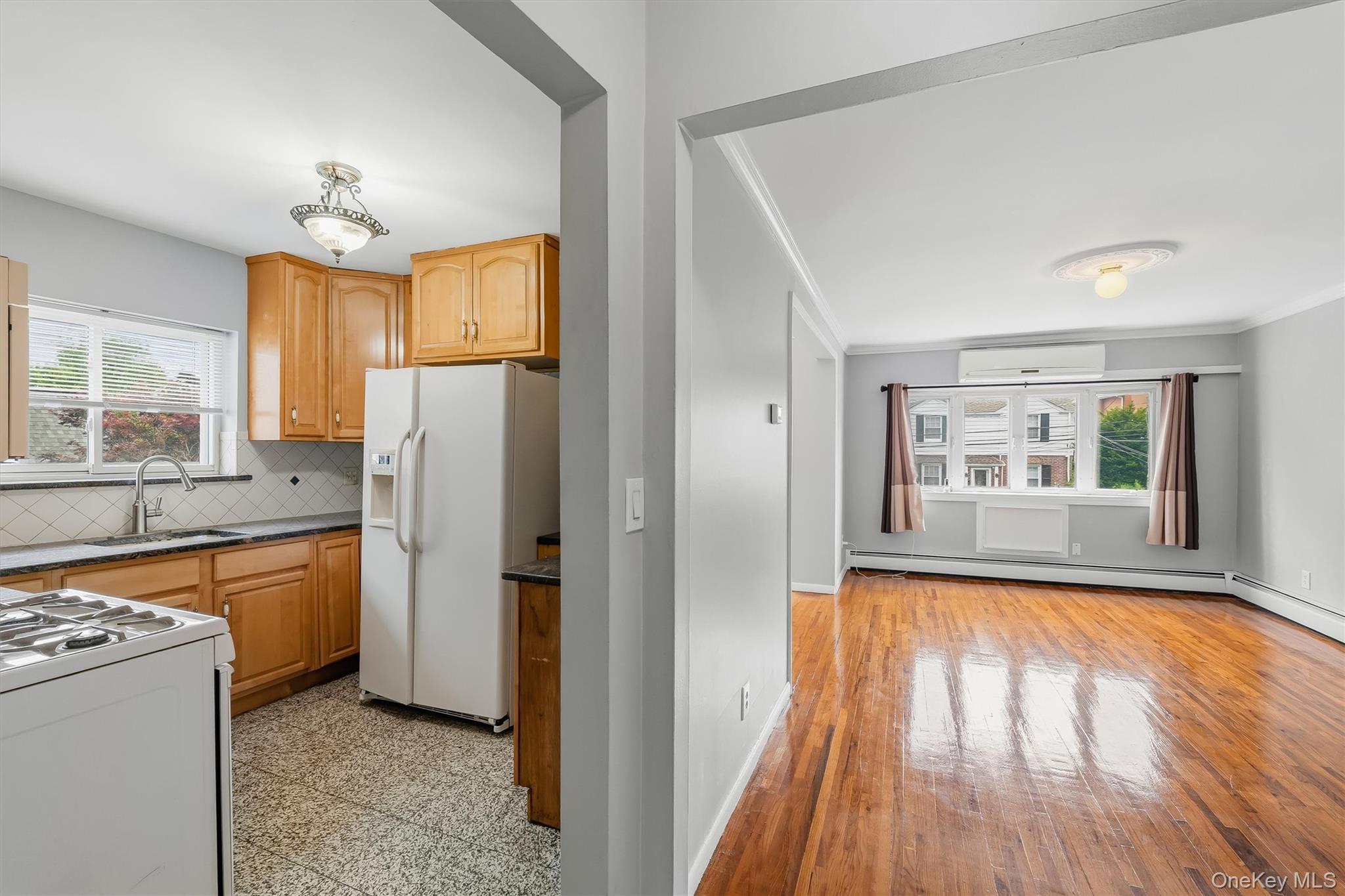 Single Family Giegerich Place Bronx, NY 10465, MLS-1024904-25