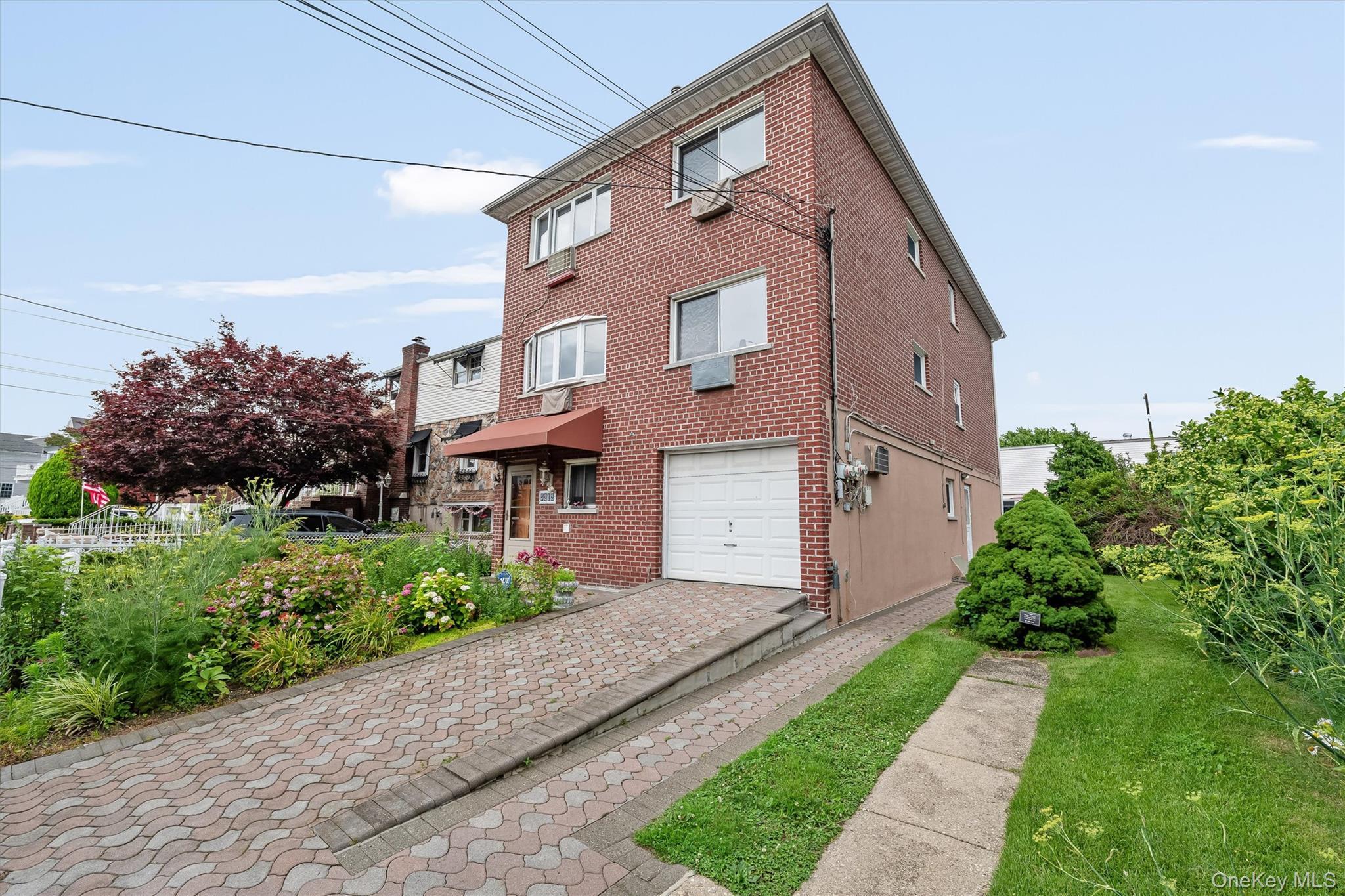 Single Family Giegerich Place Bronx, NY 10465, MLS-1024904-3
