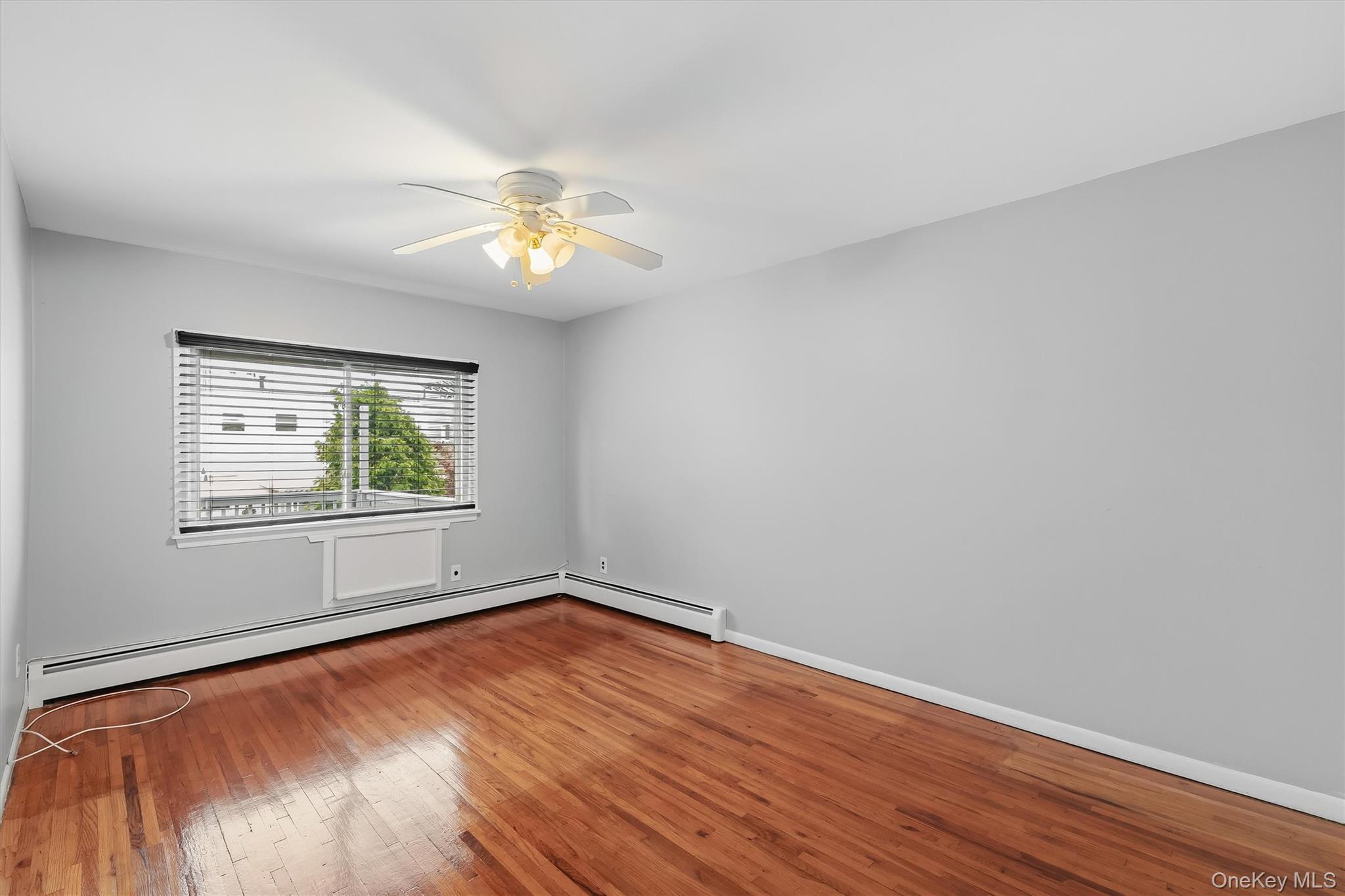 Single Family Giegerich Place Bronx, NY 10465, MLS-1024904-32