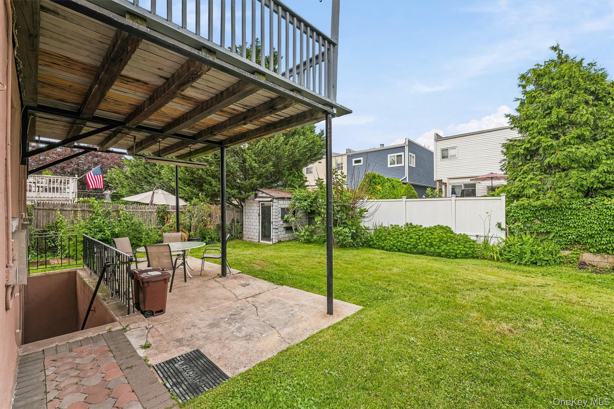 Single Family Giegerich Place Bronx, NY 10465, MLS-1024904-7