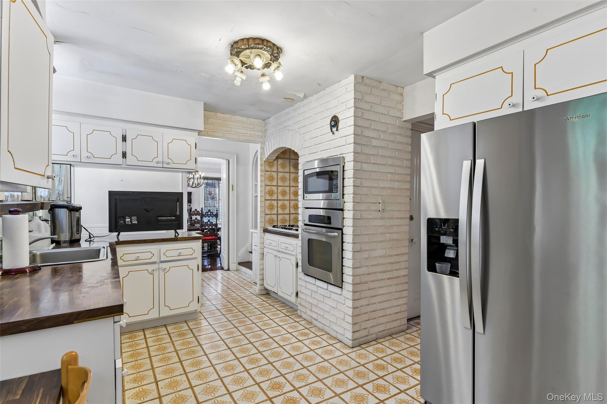 Single Family Cedarhurst Avenue Nassau County, NY 11516, MLS-1024914-12