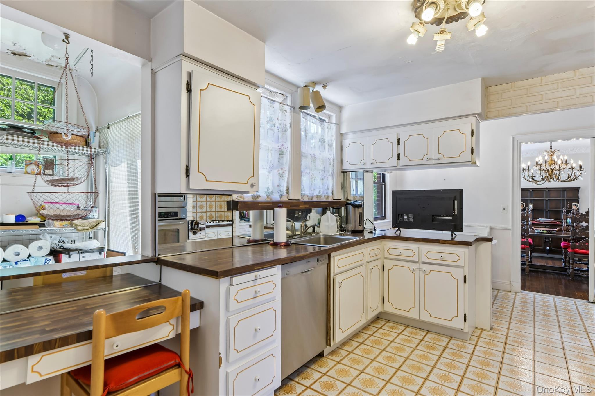 Single Family Cedarhurst Avenue Nassau County, NY 11516, MLS-1024914-15