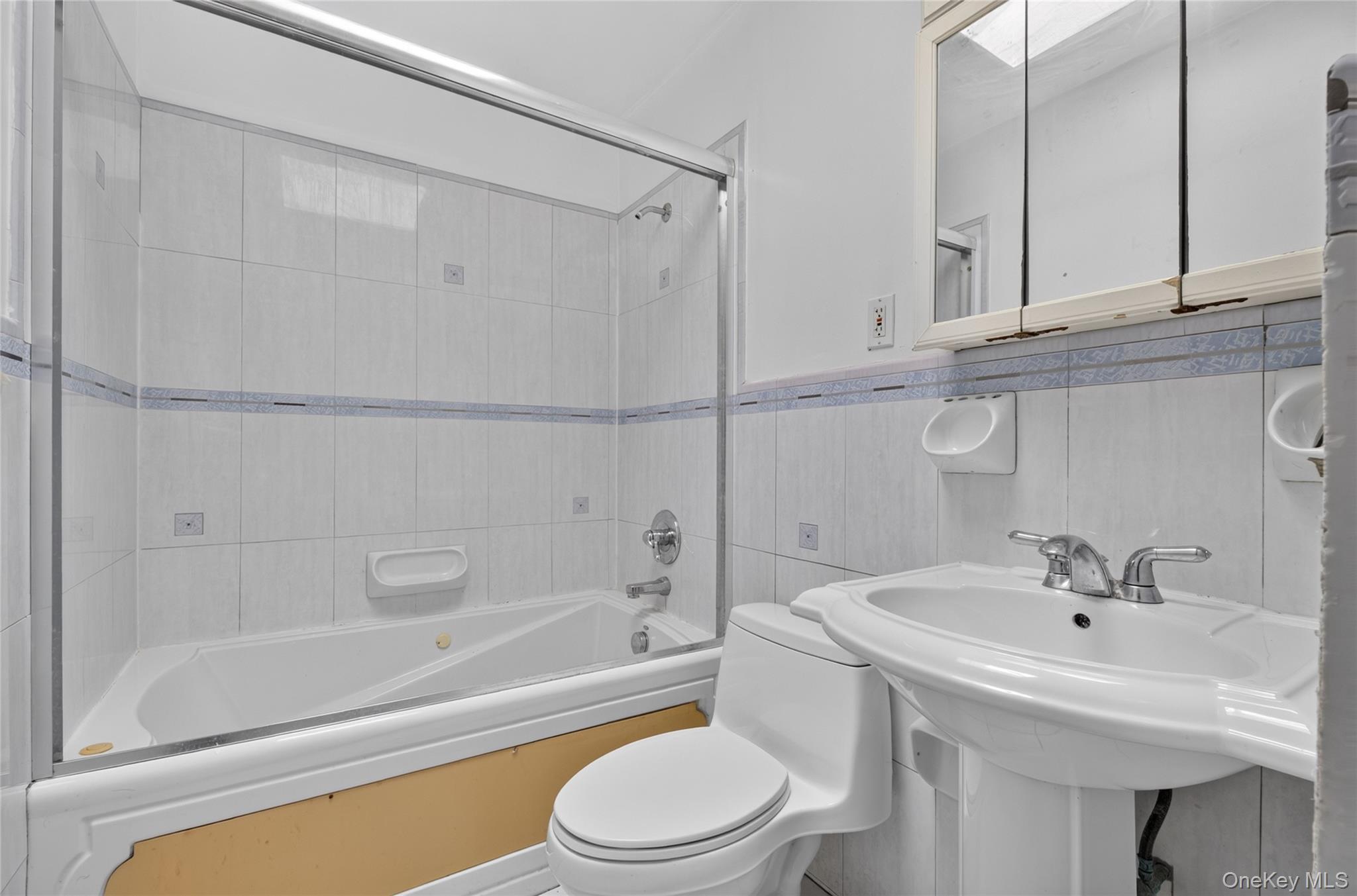 Single Family 46th Avenue Queens, NY 11361, MLS-1024931-5