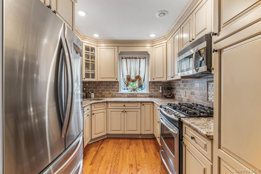 Single Family 253rd Street  Queens, NY 11426, MLS-1024945-10