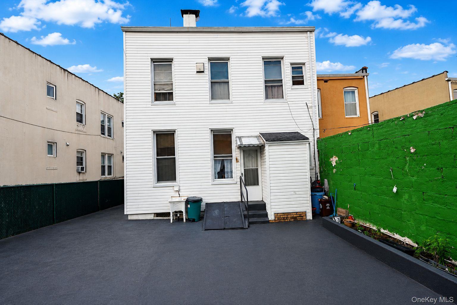 Single Family 60th Place Queens, NY 11385, MLS-1024969-6