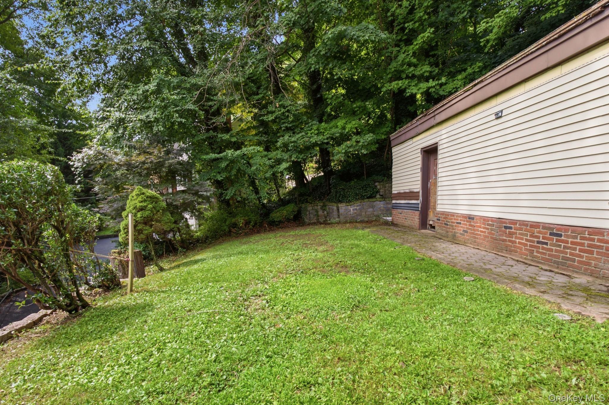 Single Family Chatham Terrace Westchester County, NY 10710, MLS-1025013-25