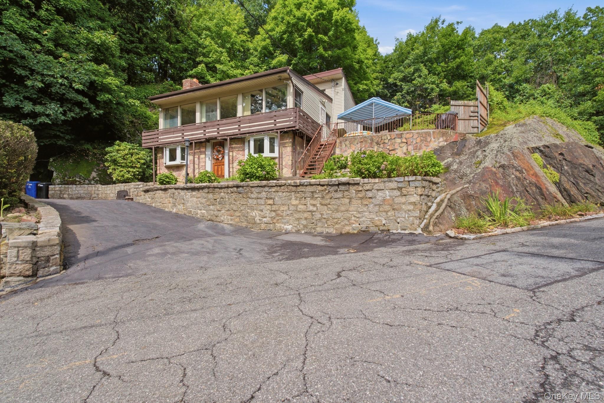 Single Family Chatham Terrace  Westchester County, NY 10710, MLS-1025013-28