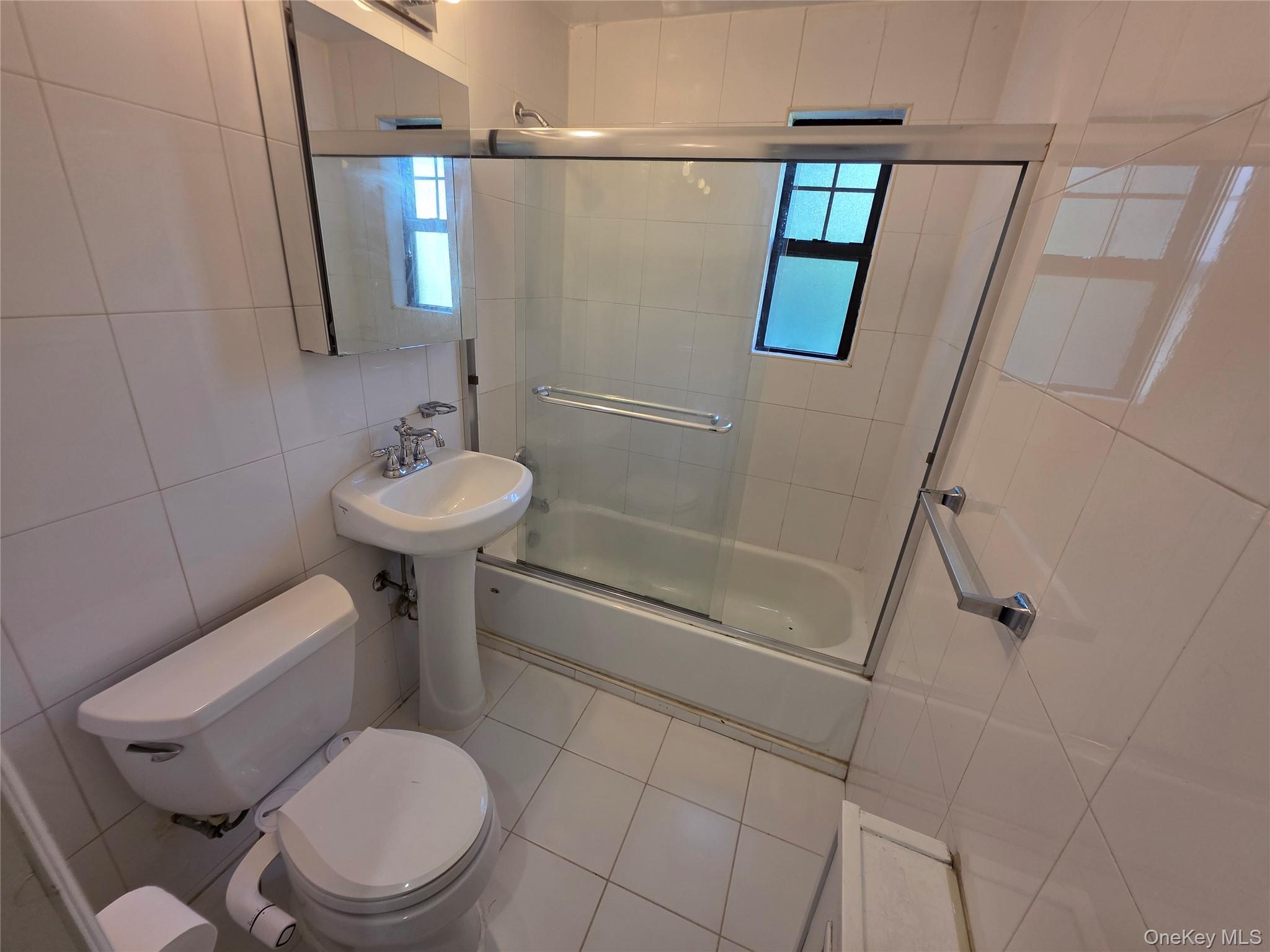 Apartment Park Drive East Queens, NY 11367, MLS-1025040-11
