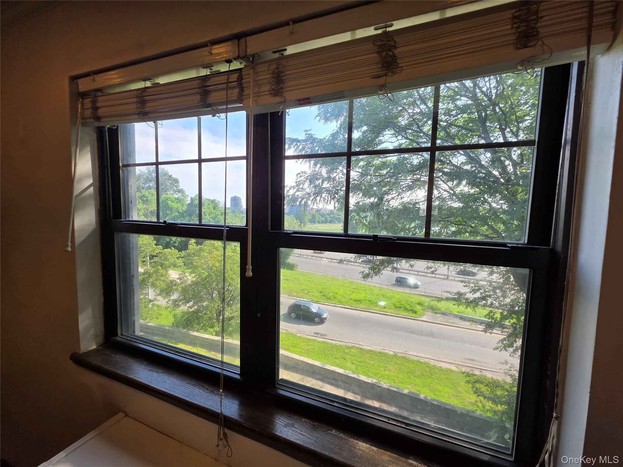 Apartment Park Drive East Queens, NY 11367, MLS-1025040-4