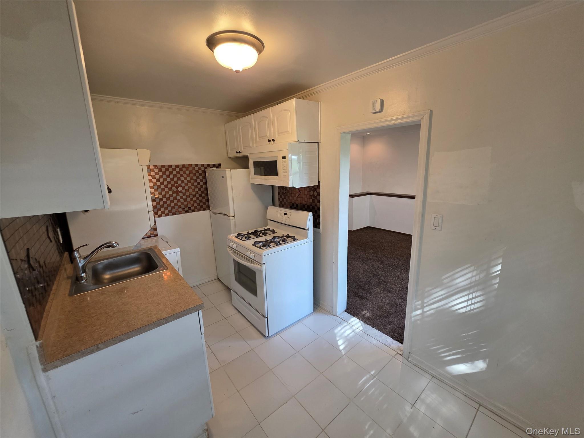 Apartment Park Drive East Queens, NY 11367, MLS-1025040-6