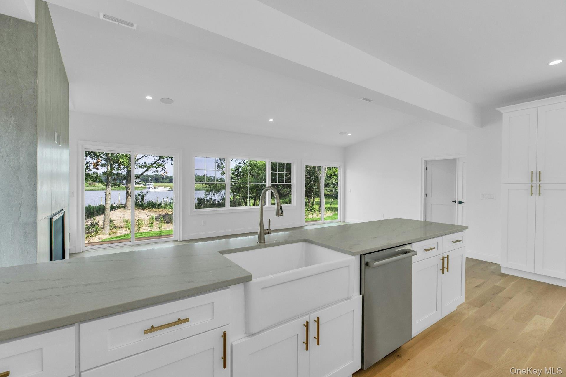 Single Family Peconic Bay Boulevard  Suffolk County, NY 11901, MLS-1025045-23
