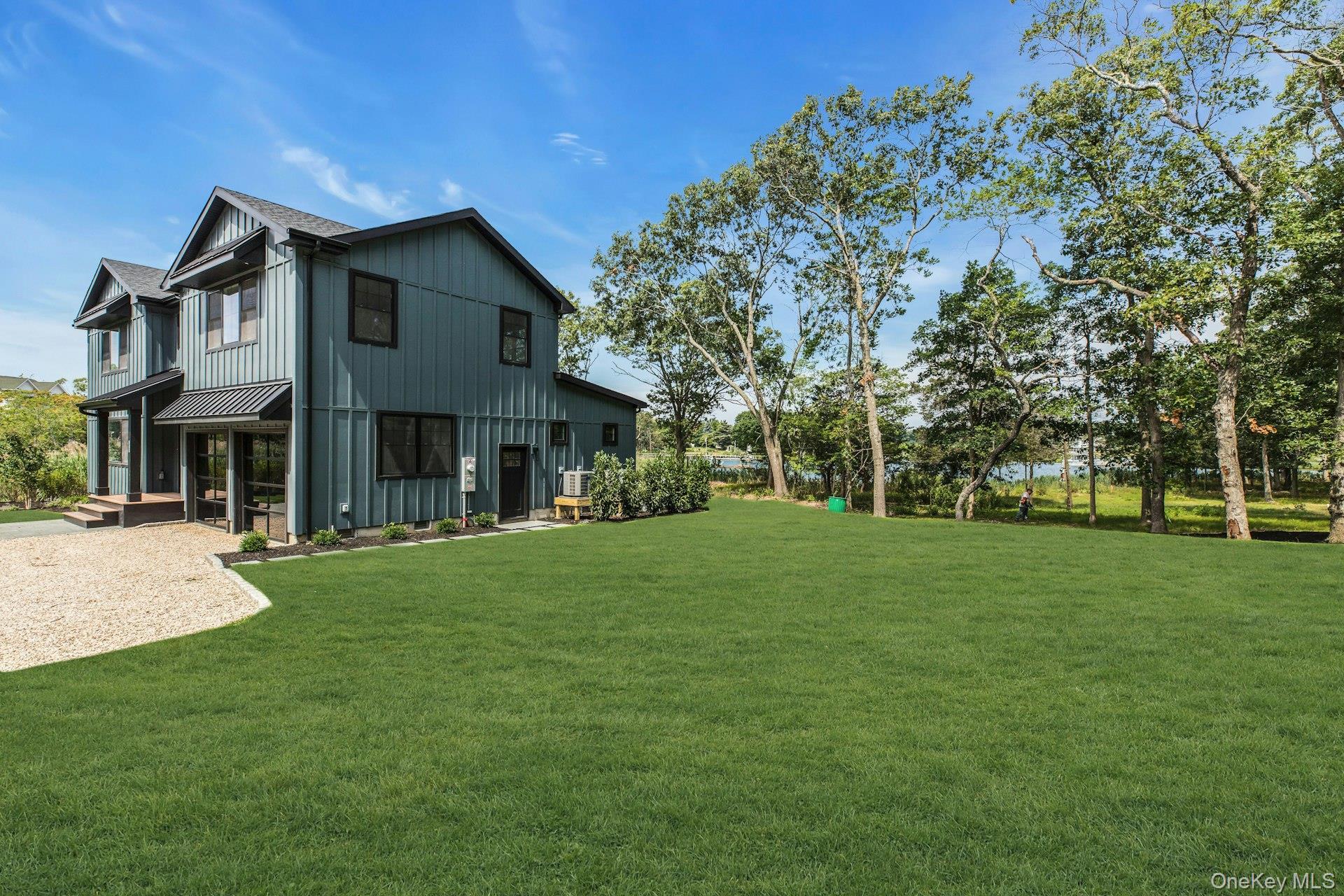 Single Family Peconic Bay Boulevard  Suffolk County, NY 11901, MLS-1025045-3