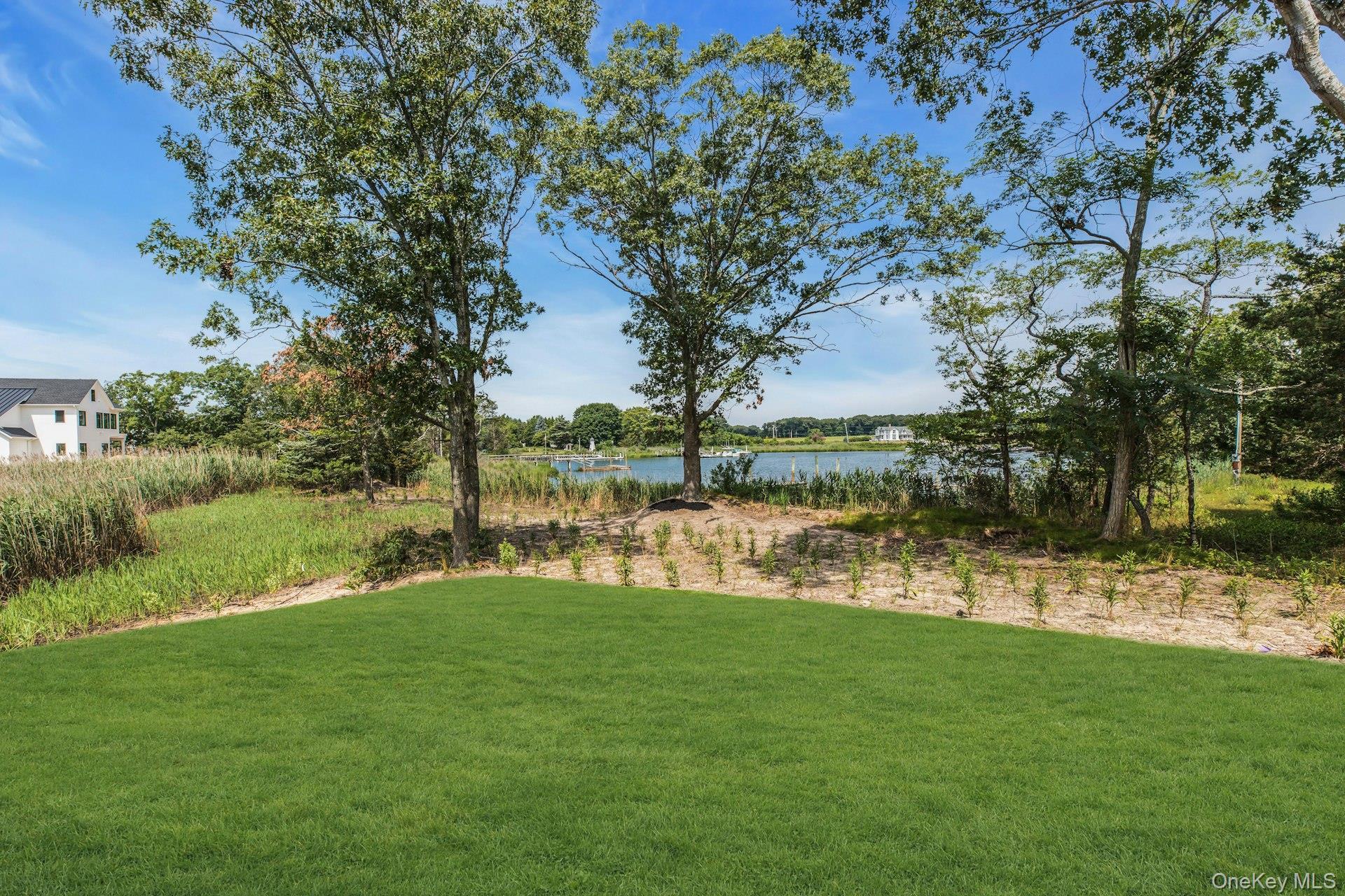 Single Family Peconic Bay Boulevard  Suffolk County, NY 11901, MLS-1025045-42