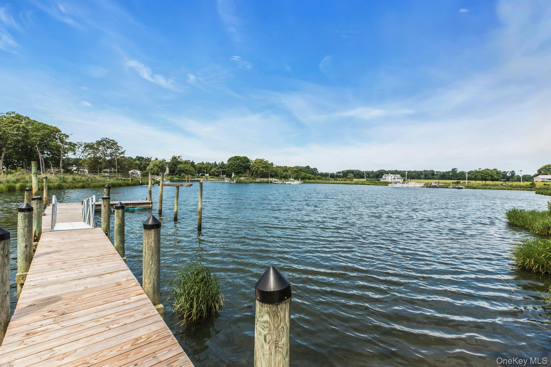 Single Family Peconic Bay Boulevard  Suffolk County, NY 11901, MLS-1025045-43
