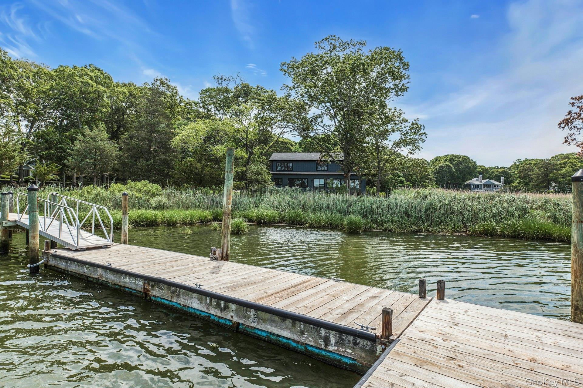 Single Family Peconic Bay Boulevard  Suffolk County, NY 11901, MLS-1025045-44